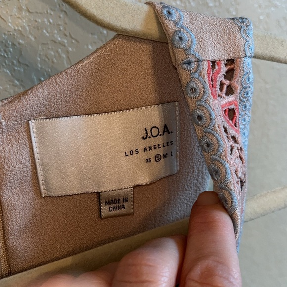 J.O.A. Lace Scalloped Hem Dress - Picture 5 of 10